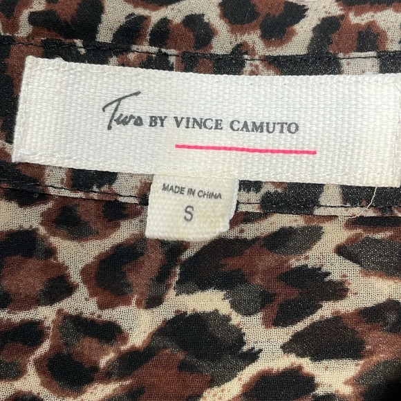 Two by Vince Camuto Long Sleeve Sheer Leopard Print Button Down High Low Top S - Picture 12 of 16